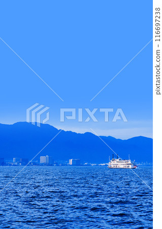 密西根號是琵琶湖汽船營運的以琵琶湖大津港為基地的客船【滋賀縣觀光】 116697238