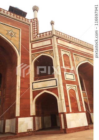 Upper level of Humayun's Tomb, Delhi, India 116697941