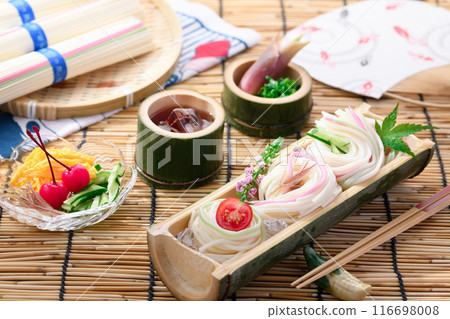 Cold noodles served in a natural bamboo bowl Cold noodles served in a natural bamboo bowl 116698008