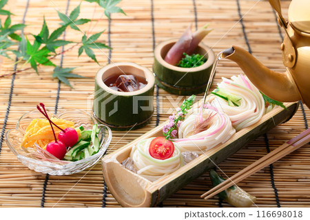 冰鎮大麥盛在天然竹碗中 116698018