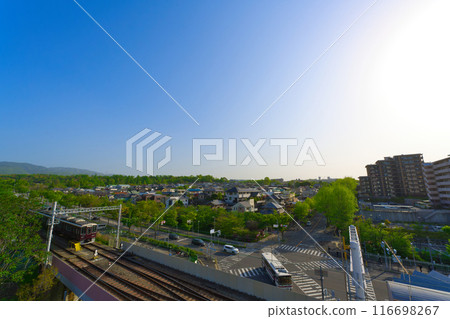 [大阪府]4月：北千里站前的街景 116698267