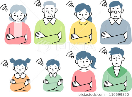 Worried three-generation family upper body set 116699830