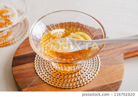 Jiggly tea jelly 116702820