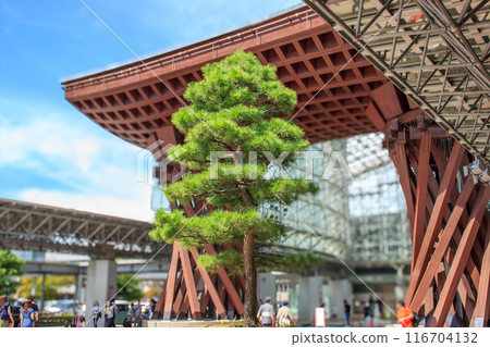 Beautiful scenery in front of Kanazawa Station Beautiful scenery in front of Kanazawa Station 116704132