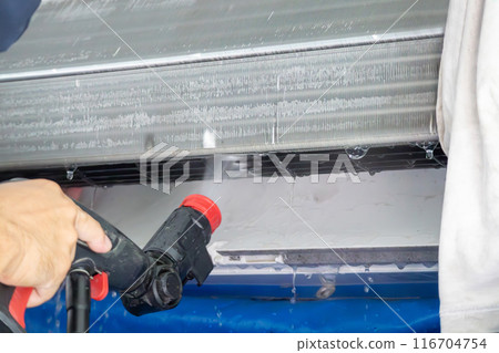 air conditioning cleaning service with water spray 116704754