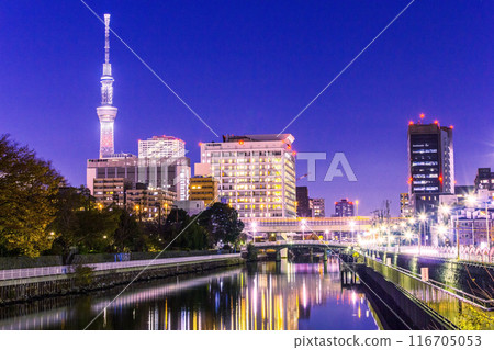 橫十軒河和天空樹在晚上 橫十軒河和天空樹在晚上 116705053