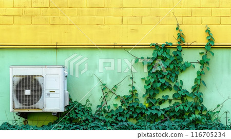 Optimal comfort, always: Trust this air heat pump to keep your home cozy throughout the year. Optimal comfort, always: Trust this air heat pump to keep your home cozy throughout the year. 116705234