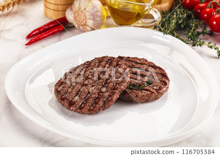 Grilled beef cutlet for burger 116705384