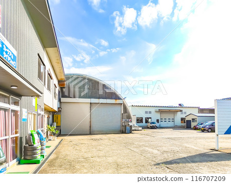 Automobile repair shop image 116707209