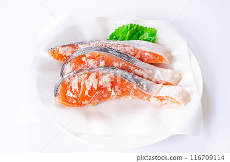 Coho salmon marinated in salt and koji 116709114