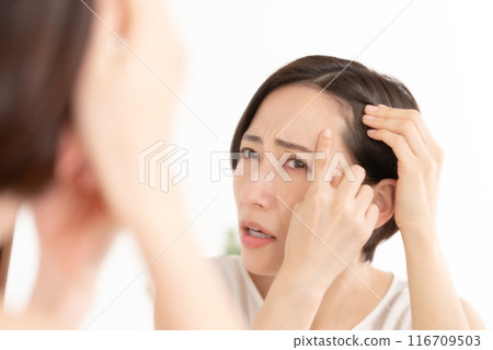 Women who care about their hair Hair care Women who care about their hair Hair care 116709503