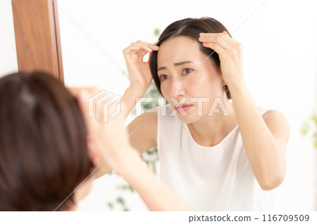 Women who care about their hair Hair care Women who care about their hair Hair care 116709509