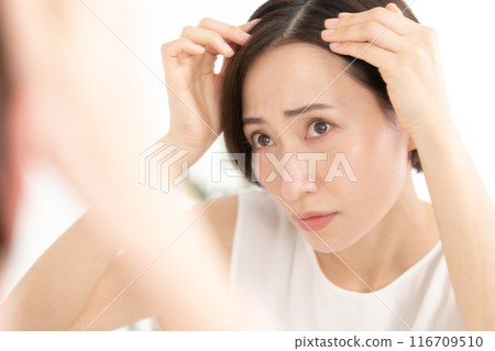 為關心頭髮的女性提供頭髮護理 116709510