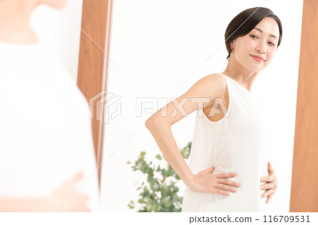 A woman who succeeded in dieting A woman who succeeded in dieting 116709531