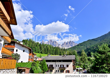 The Dolomites from the village of Santa Maddalena The Dolomites from the village of Santa Maddalena 116710020