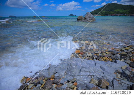 山口海，海浪逼近的海岸線 116710059