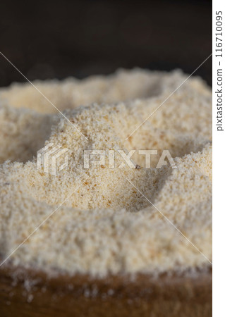 fresh crumbly bread crumbs from dehydrated white bread 116710095