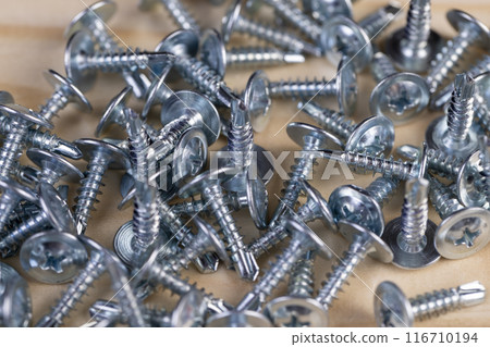 steel self-tapping screws for working with wooden products steel self-tapping screws for working with wooden products 116710194