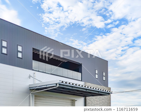 White factory and blue sky 116711659