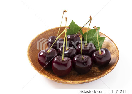 白色背景上的美國櫻桃 白色背景上的美國櫻桃 116712111