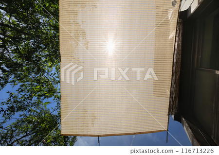 為您的家提供遮陽傘，防止紫外線和高溫 116713226