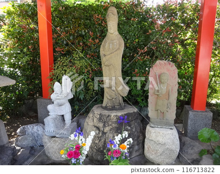 The statues of Ebisu, Gyoran Kannon, and Fudo Myo-o at Renko-in Hatsuma-dera Temple in Tsu City, Mie Prefecture 116713822