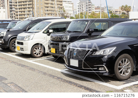 停車場的汽車 116715276