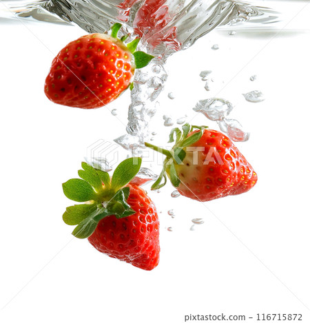Fresh strawberries falling into water 116715872