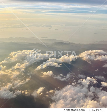 從飛機窗口查看 116719719