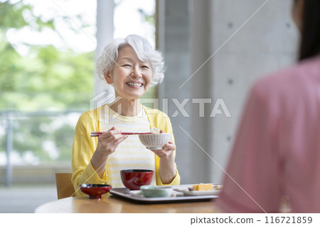 高級女人吃 高級女人吃 116721859