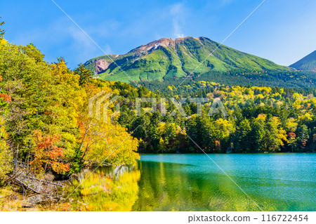 北海道的 Onneto 和 Meakandake 被紅葉染紅 北海道的 Onneto 和 Meakandake 被紅葉染紅 116722454