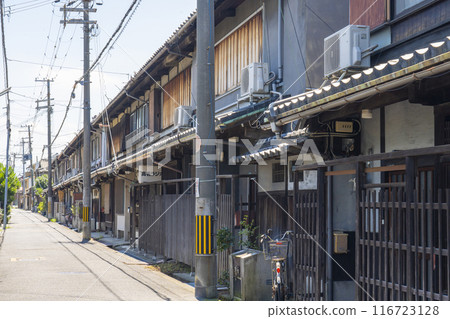 Sixteen Tenement Houses (Kishijo-cho, Kishiwada City, Osaka Prefecture) Sixteen Tenement Houses (Kishijo-cho, Kishiwada City, Osaka Prefecture) 116723128