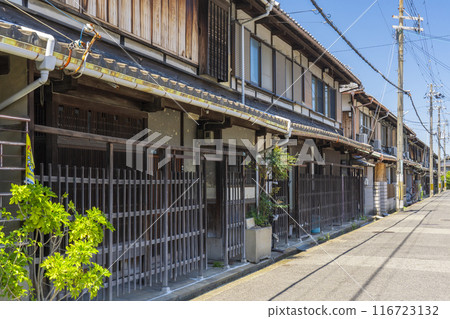 十六軒長屋（大阪府岸和田市岸木町） 116723132