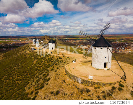 Windmills and castle of Consuegra 116723654