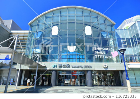 [香川縣] JR高松站晴空萬裡 116725333