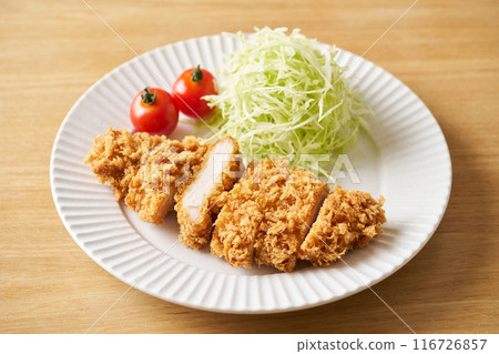 盤子裡的炸豬排 116726857