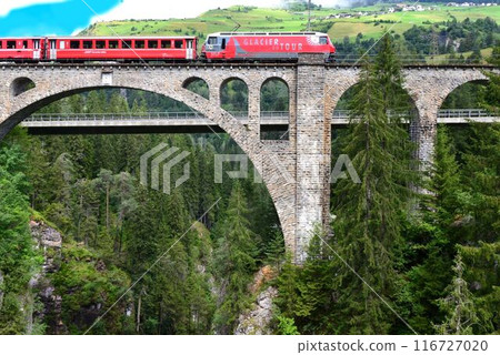The Albula Line train crosses the Solís Bridge and then crosses a stone arch bridge. 116727020