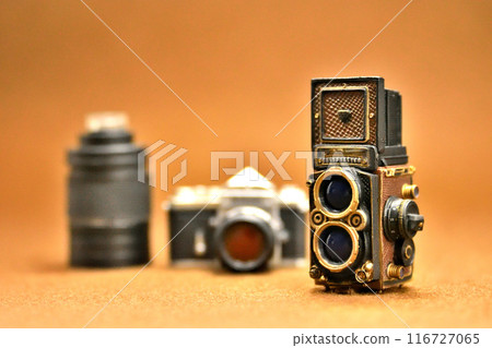 Showa retro nostalgic twin-lens reflex camera miniature single-lens reflex camera Showa retro camera miniature Showa retro nostalgic twin-lens reflex camera miniature single-lens reflex camera Showa retro camera miniature 116727065