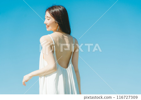 Image of young woman's UV care Image of young woman's UV care 116727309