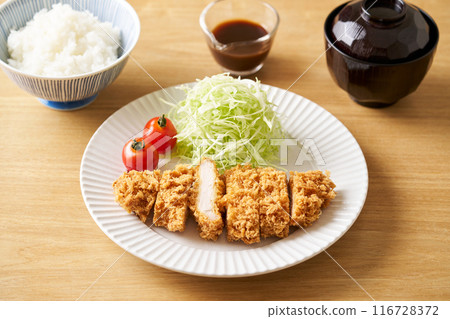 盤子裡的炸豬排 116728372