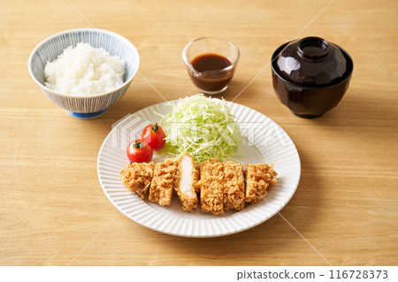 盤子裡的炸豬排 116728373