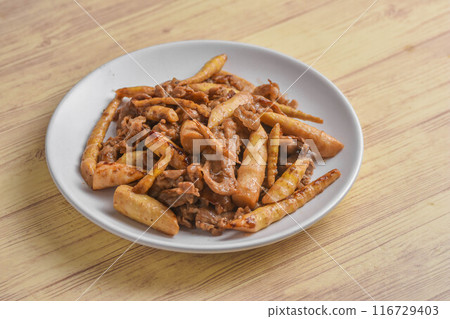 蠔油筍炒肉 116729403