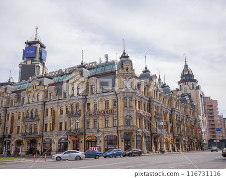 [Ukraine] Historic stone buildings and cloudy skies in the capital Kyiv 116731116