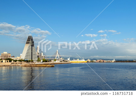 [Aomori Port: Aomori Bay Area] Bay area around Aomori Station in the early morning 116731718