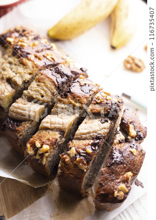 healthy banana bread 116735407
