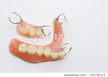 兩顆局部假牙_02 116736112