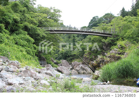 Clear waters of Sanbashi Gorge 116736803