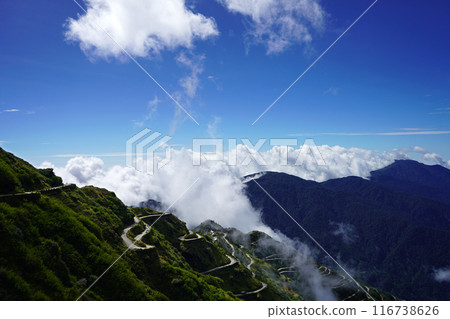Old Silk Route Mountain Range with Zig Zag Road 116738626