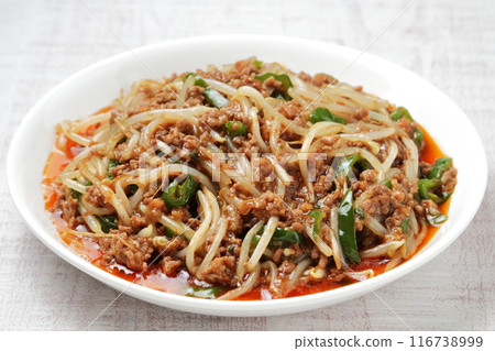 Stir-fried bean sprouts and green peppers in mapo Stir-fried bean sprouts and green peppers in mapo 116738999