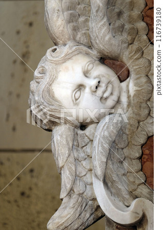 Angel, altar of the Saint Luke the Evangelist in Zagreb cathedral Angel, altar of the Saint Luke the Evangelist in Zagreb cathedral 116739180